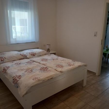 Orchidea Apartman โมชนมายารูวาร์ ภายนอก รูปภาพ