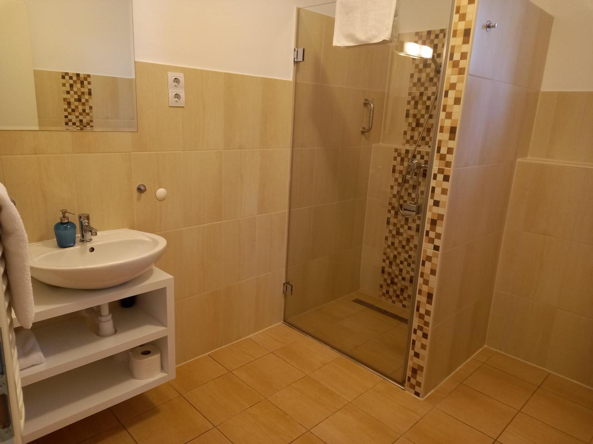 Orchidea Apartman โมชนมายารูวาร์ ภายนอก รูปภาพ